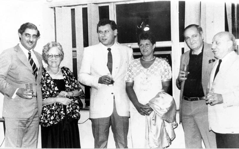A saudosa Dona Cida, Primeira Dama da Aceesp em 1986 e 1987, ao lado de Sérgio Barbour, ex-Secretário Estadual dos Esportes e Turismo do Governo do Estado de São Paulo. Milton e Lenice Neves, Milton Camargo e Aroldo Chiorino completam a foto
