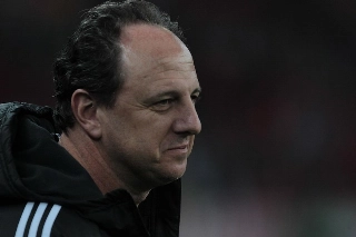 Treinador são-paulino vem enfrentando muitos problemas e ainda assim consegue ter um time muito competitivo. Foto: Rubens Chiri/saopaulofc.net