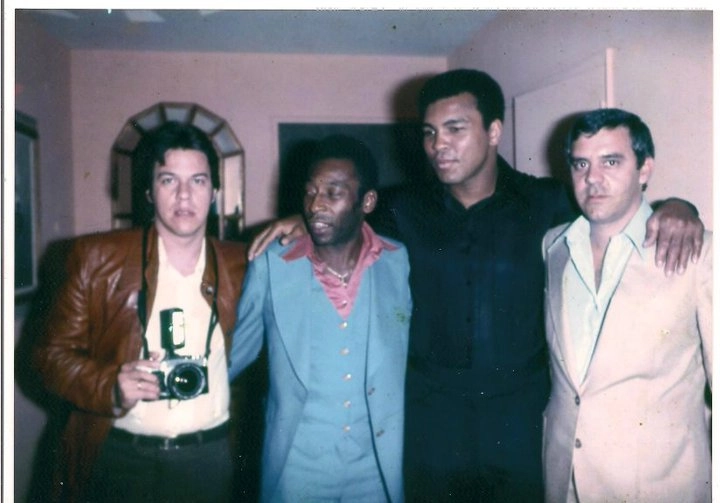 Vicente Cascione com o amigo Pelé e Muhammad Ali. Reprodução: Facebook