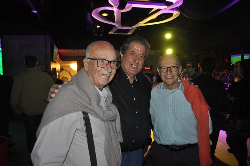 Bird Clemente, Amadeu Rodrigues e Alex Dias Ribeiro nanoite de 18 de julho de 2018, dia da festa promovida por Reginaldo Leme pelos seus 40 anos como comentarista da TV Globo. O evento aconteceu no Fairplay Original Sport Bar, em São Paulo. Foto: Marcos Júnior Micheletti/Portal TT