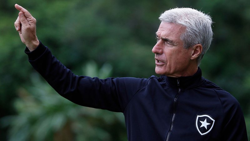 Luis Castro, treinador da equipe carioca. Foto: Vitor Silva/Botafogo