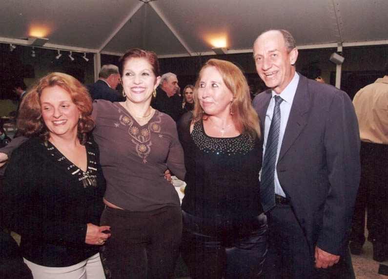 Durante festa da Record. Lenice é a segunda da esquerda para a direita