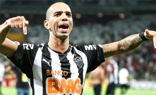 Ex-atacante do Galo foi criticado pelo presidente do clube que voltou a atrás e fez elogios ao jogador. Foto: Celso Pupo/Fotoarena
