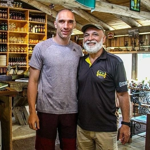 Fernando Prass ao lado do seu pai. O goleiro publicou a foto em 21 de janeiro de 2021, parabenizando seu pai pelo aniversário