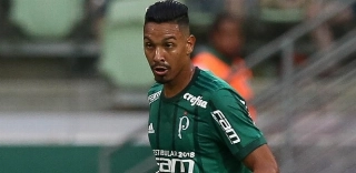 Palmeiras admite contratar zagueiro, mas ele precisa "chegar para resolver"