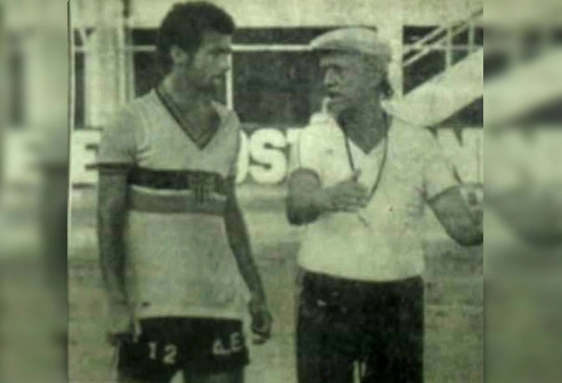 Bobô e Aymoré, na Catuense, no início dos anos 80. Foto enviada pelo historiador Leandro Paulo Bernardo