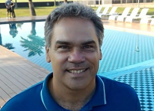 J&uacute;lio C&eacute;sar Bonfim  - Ex-goleiro do Londrina, Oper&aacute;rio de Ponta Grossa, Itabaiana (SE) e juvenis do Corinthians e Vasco