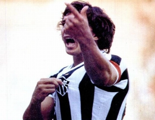 Achados & Perdidos: Gol ol&iacute;mpico de &Eacute;der Aleixo na vit&oacute;ria do Galo sobre o Flu em 1980