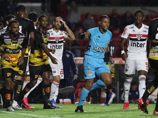 Comissão de arbitragem admitiu 4 erros contra o tricolor. Foto: Rubens Chiri/soopaulofc.net