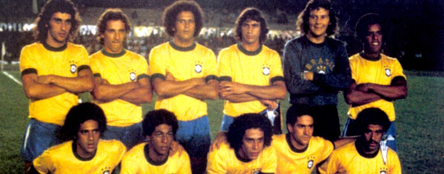 Seleção brasileira que perdeu para o Peru, por 3 a 1, nas semifinais da Copa América, em 30 de setembro de 1975. Em pé: Nelinho, Vanderlei, Miguel, Piazza, Raul e Getúlio. Agachados: Roberto Batata, Geraldo, Roberto Dinamite, Palhinha e Romeu.