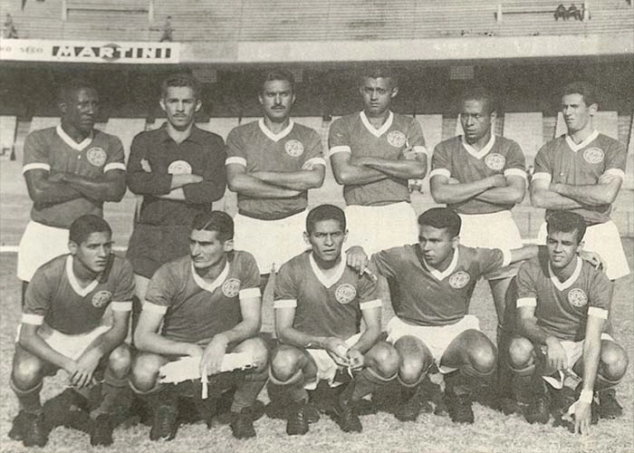 Em pé, da esquerda para a direita: Djalma Santos, Valdir, Valdemar Carabina, Aldemar,  Zequinha e Geraldo Scotto.
Agachados: Gildo, Julinho, Geraldo José, Chinesinho e Romeiro. Foto enviada por José Eustáquio Rodrigues Alves,  de Patos de Minas