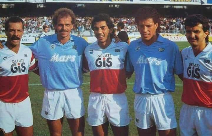 Brasileiros do Pescara e do Napoli, em 1989. Da esquerda para a direita: Júnior, Alemão, Edmar, Careca e Tita
