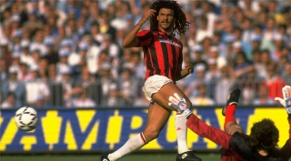 Pelo Milan ele conquistou a maior parte de seus t&iacute;tulos. Foto: Reprodu&ccedil;&atilde;o