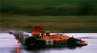 Olhos no retrovisor: Vittorio Brambilla, emocionado, bateu ap&oacute;s vencer o seu &uacute;nico GP na F1