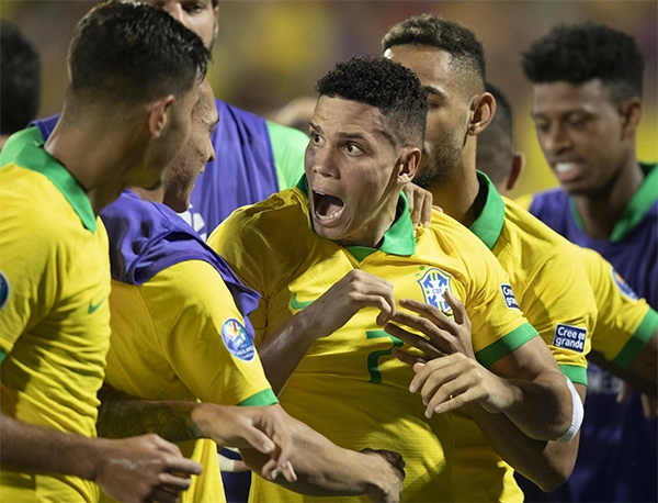 Brasil atropela Argentina e decide o ouro diante da Colômbia