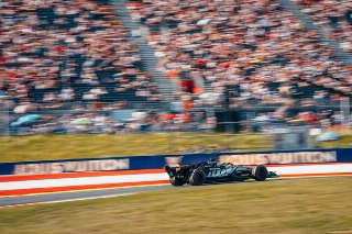Brit&acirc;nico superou Leclerc sob bandeira amarela no Q3. Foto: Mercedes-AMG Petronas F1 Team