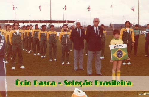 A foto é de 1985. Pasca está à direita