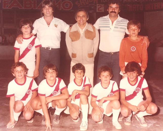 Em torneio de futebol de salão, patrocinado pela 
