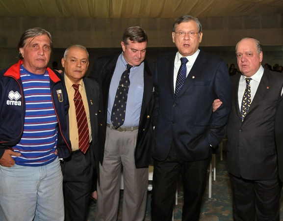 Da esquerda para a direita, Écio Pasca é o primeiro, o terceiro é João Rehder, seguido por Milton Neves