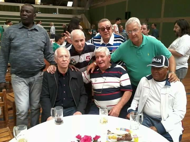 Em 29 de setembro de 2012 na festa de veteranos do Palmeiras no ginásio do CT da Barra Funda. Os dois últimos em pé são Orfeu e Júlio Amaral. Sentados estão Valdir Joaquim de Moraes, Hélio Burini e Bececê