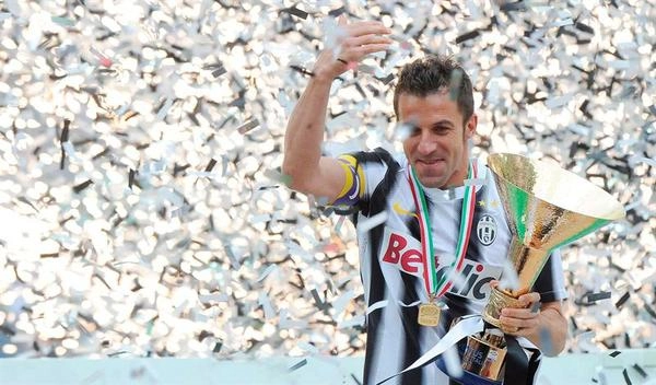 Antes do adeus ao clube que passou 19 anos, Alessandro Del Piero conquistou o Campeonato Italiano de 2012. Foto: UOL