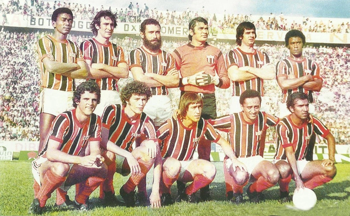 Em pé, da esquerda para a direita: Wilson Campos, Ney Roz, Manoel, Aguilera, Mineiro e Mario. Agachados: Zé Mário, Sócrates, Arlindo, Lorico e João Carlos Motoca. Foto: 