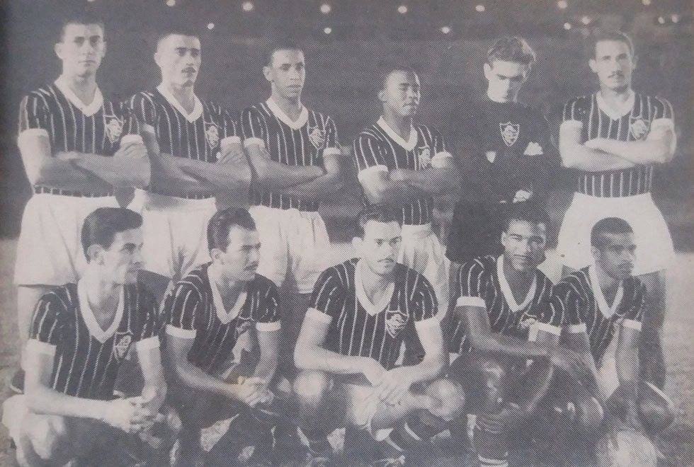 Fluminense campeão da Copa Rio 1952. Em pé: Píndaro, Edson, Jair Santana, Bigode, Castilho e Pinheiro. Agachados: Telê, Orlando Pingo de Ouro, Marinho, Didi e Robson.