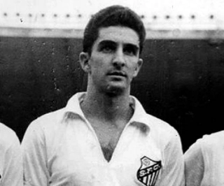 Ele conquistou v&aacute;rios t&iacute;tulos pelo clube da Vila Belmiro. Foto: Reprodu&ccedil;&atilde;o