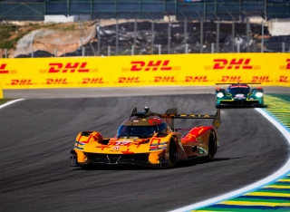 Brasileiro conduz o carro da Genesis Magma Racing em Interlagos. Foto: Sebastian Scott/Divulga&ccedil;&atilde;o
