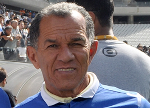 Bui&atilde;o - Ex-ponta-direita do Corinthians, Atl&eacute;tico Mineiro e Flamengo