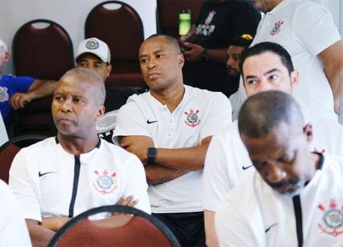 Wladimir, Paulo Sérgio e Chicão (encoberto), durante participação do Corinthians no Torneio Internacional de Futebol de Masters, disputado em janeiro de 2019, em Sete Lagoas (MG)