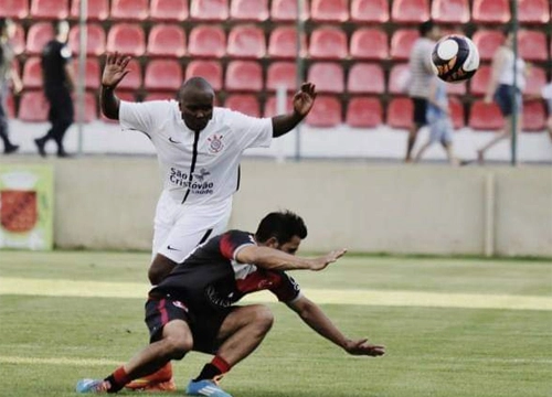 Wladimir marcando forte, durante participação do Corinthians no Torneio Internacional de Futebol de Masters, disputado em janeiro de 2019, em Sete Lagoas (MG)