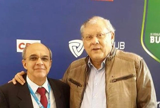 Eduardo Bandeira de Mello, que comandou o Rubro-Negro, ao lado do jornalista. Foto: Divulga&ccedil;&atilde;o