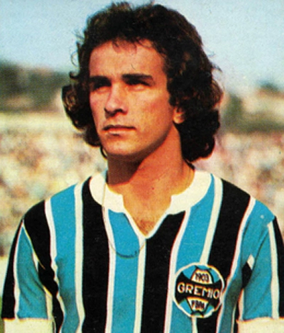 Pelo Grêmio, clube que defendeu entre 1976 e 1980. Foto: Reprodução