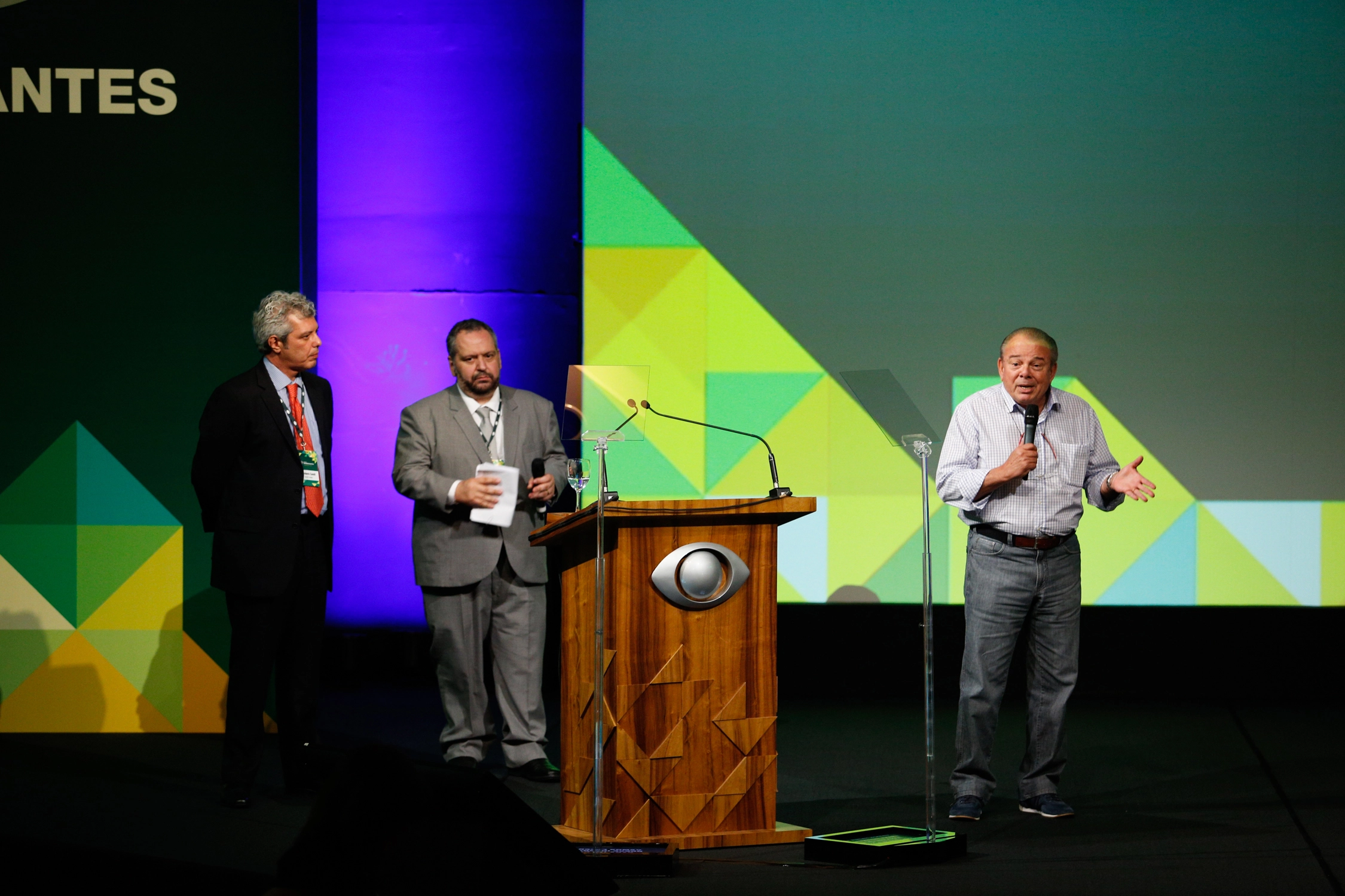 Palestrando em conven&ccedil;&atilde;o da Band, em mar&ccedil;o de 2014