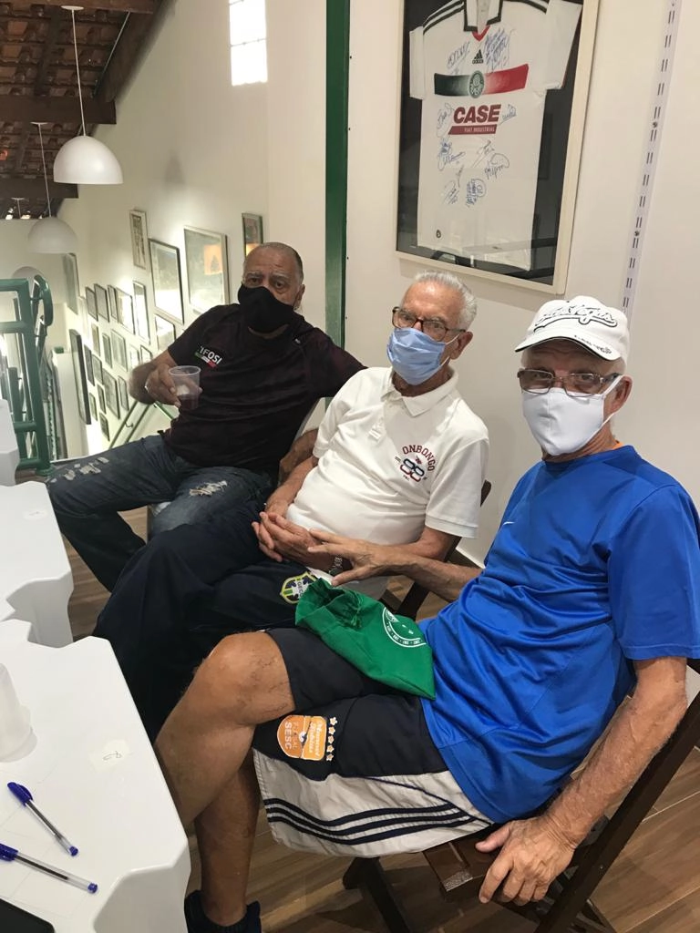 Encontro dos sempre amigos alviverdes em fevereiro de 2021: César Maluco, Dudu e Ademir da Guia