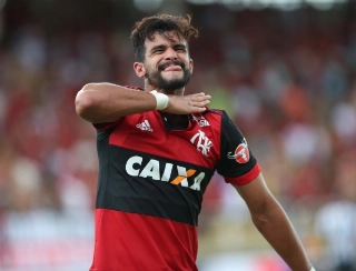 Dourado &eacute; o artilheiro do Flamengo no ano, mas vive momento delicado no clube