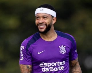 Nos bastidores, a diretoria trabalha para encontrar um modelo financeiro que viabilize a perman&ecirc;ncia do camisa 10. Foto: Rodrigo Coca/Ag. Corinthians 