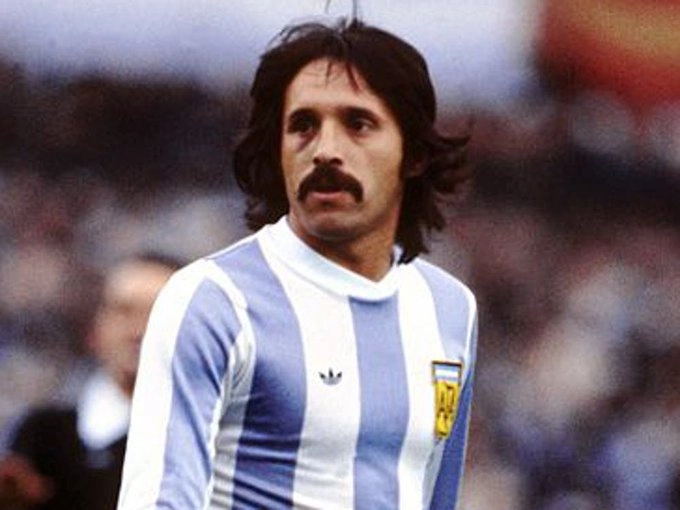 Pela Seleção Argentina na Copa de 1978. Foto: AFA/Twitter