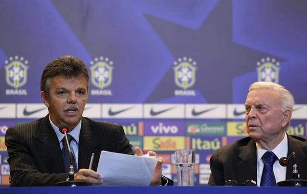No dia 17 de julho de 2014, José Maria Marin, então presidente da CBF, anunciou Gilmar Rinaldi como novo coordenador da Seleção Brasileira. FOTO: Placar.com.br
