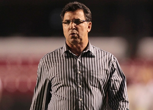 Estevam Soares - Ex-zagueiro e atualmente técnico