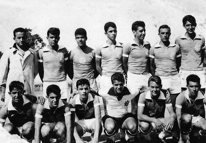 Padre Gutemberg, José Márcio, João Guedes, Washington, Rivaldo, Durval, Elias, Gesualdo, Luiz, Peixinho, Hélio Rezende e Francimar. A equipe estava usando a camisa do Corinthians.