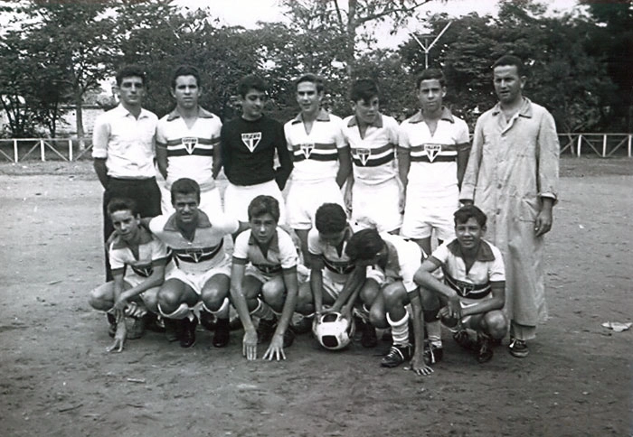 Cleiton (vaca brava), Mineiro, Sérgio Eduardo (jeitoso), Arthur (tutuca), Alfredo Rosa, Padre Gutemberg, Gonzaga, Peixinho, Totodimonaco, Mauro e Rosa. A equipe estava usando a camisa do São Paulo.