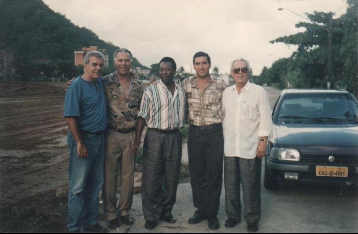 Da esquerda para a direita, o segundo é Ramos Delgado, seguido por Pelé, Ronaldo Russo e Júlio Mazzei. Foto enviada por Ronaldo Russo