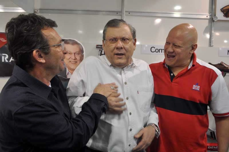 Neto, Milton Neves e Ronaldo em 16 de julho de 2014 no stand da Rafarillo, na Francal, no Anhembi. Foto: Marcos Júnior/Portal TT