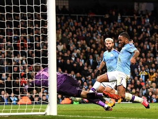 Sterling rasgou elogios ao técnico Zinedine Zidane. Foto: Facebook/Reprodução