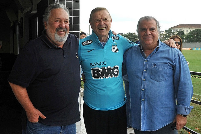 Luis Álvaro de Oliveira Ribeiro, José Maria Marin (Presidente da CBF) e Odílio Rodrigues. Foto: Site oficial do Santos