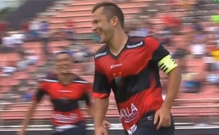 Veterano Corrêa comemora segundo gol do Ituano. Foto: Reprodução/Canal Premiere