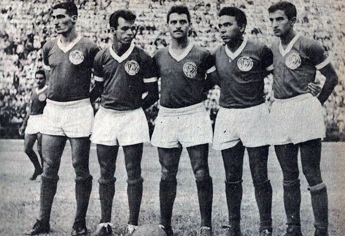 Da esquerda para a direita: Julinho, Romeiro, Américo Murolo, Chinesinho e Géo. Foto: museudosesportes.blogspot.com.br
