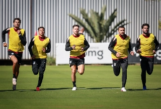 Em casa, Corinthians recebe o embalado Athletico Paranaense; as forma&ccedil;&otilde;es